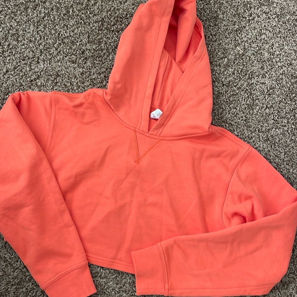lululemon cropped hoodie